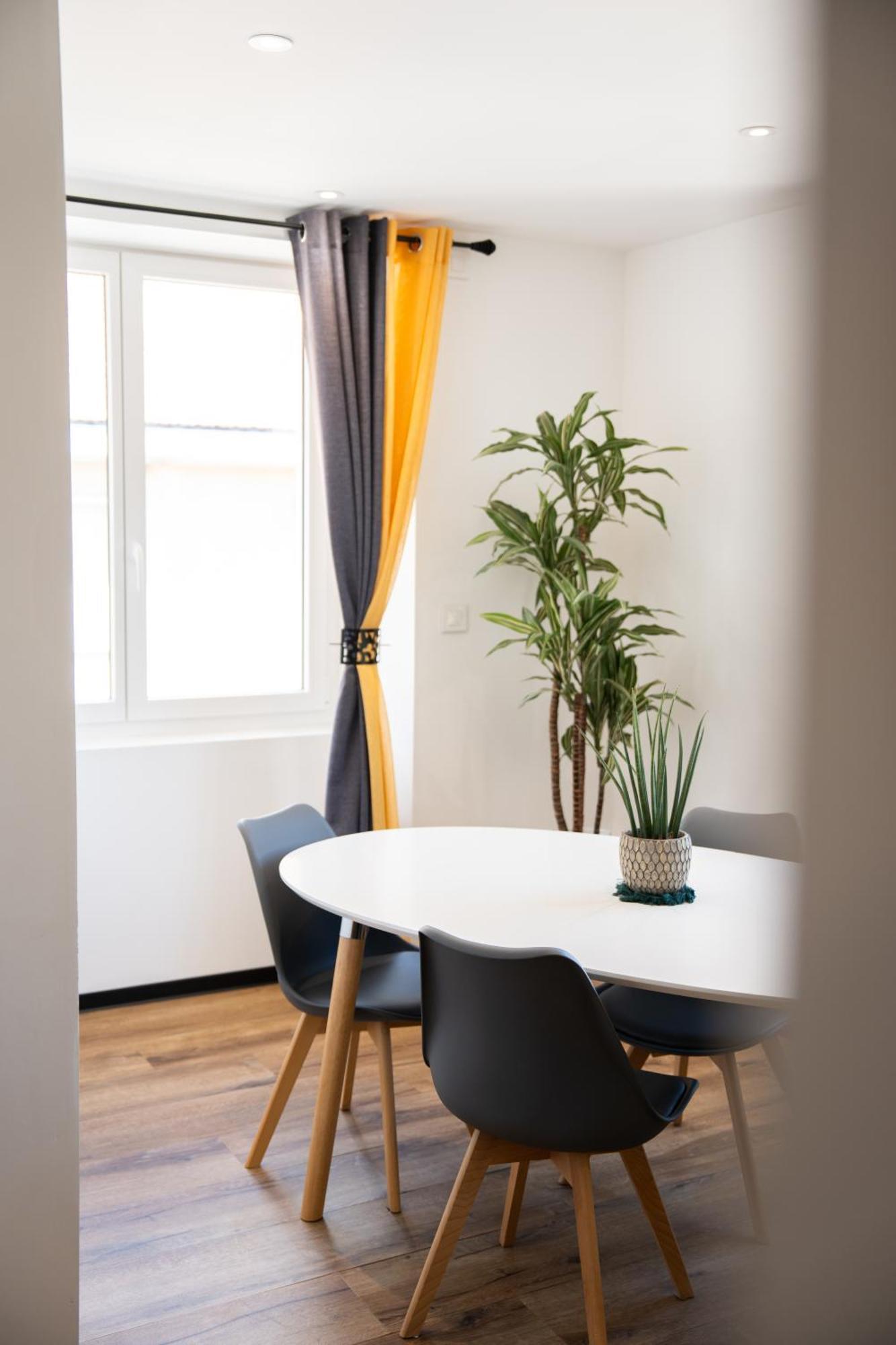 Appartement Centre De Sisteron Bagian luar foto