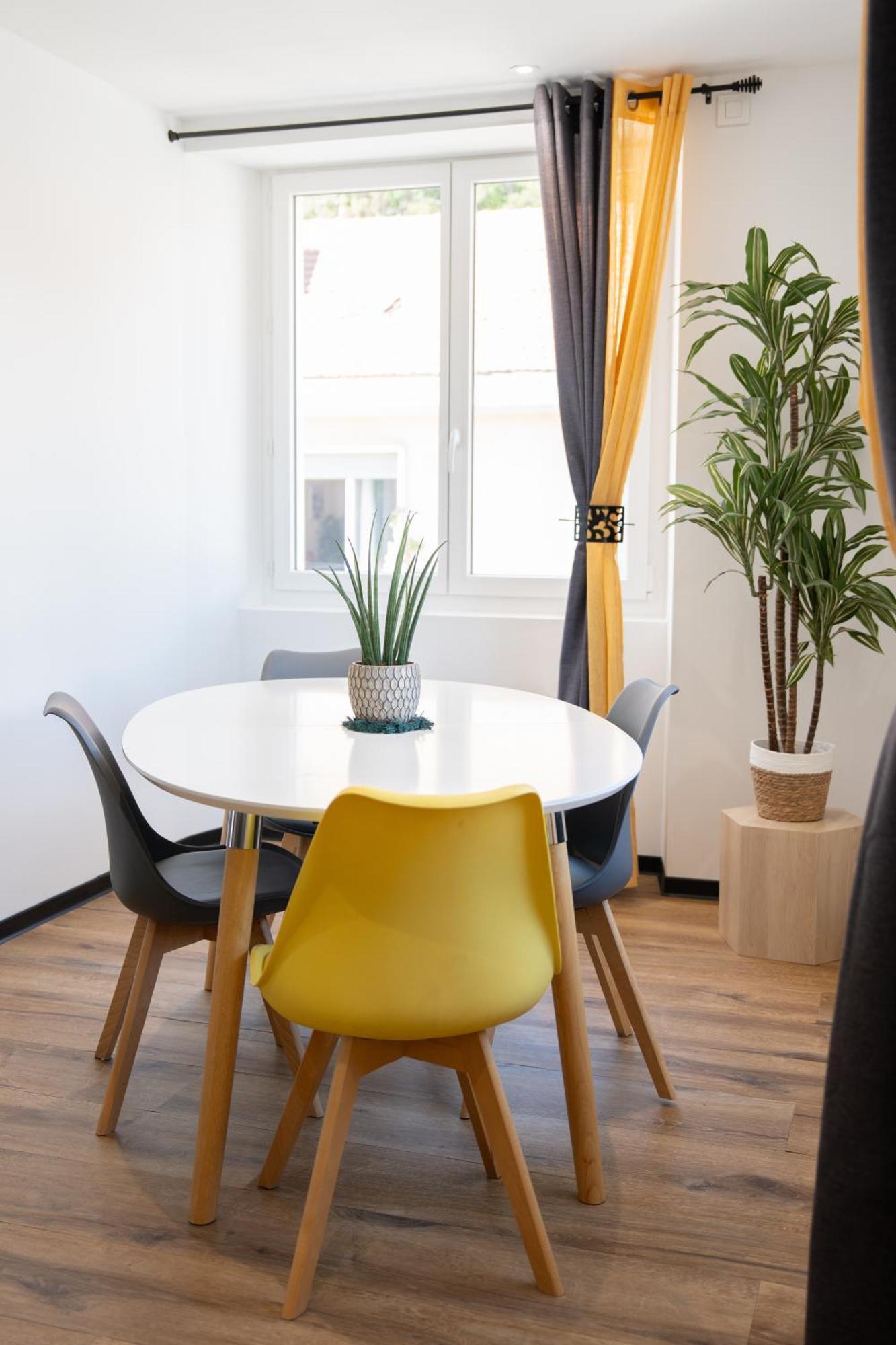 Appartement Centre De Sisteron Bagian luar foto